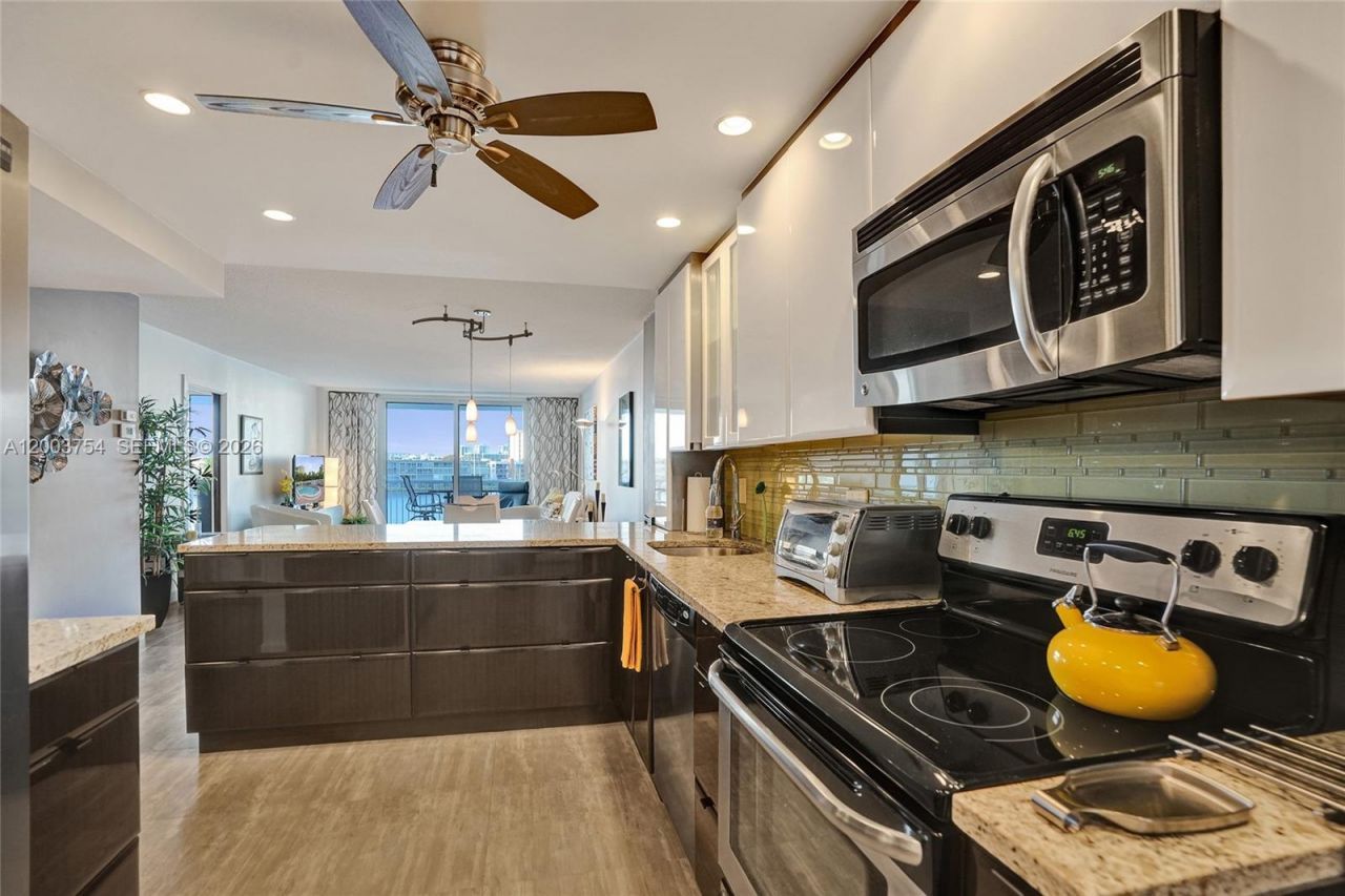 410 Golden Isles Dr , Unit 408, Hallandale Beach, FL 33009 Photo