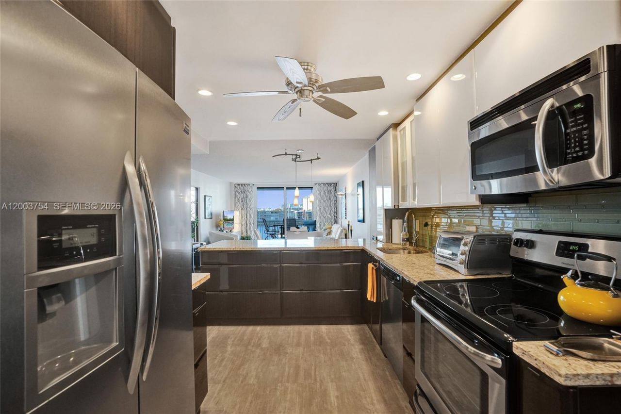 410 Golden Isles Dr , Unit 408, Hallandale Beach, FL 33009 Photo