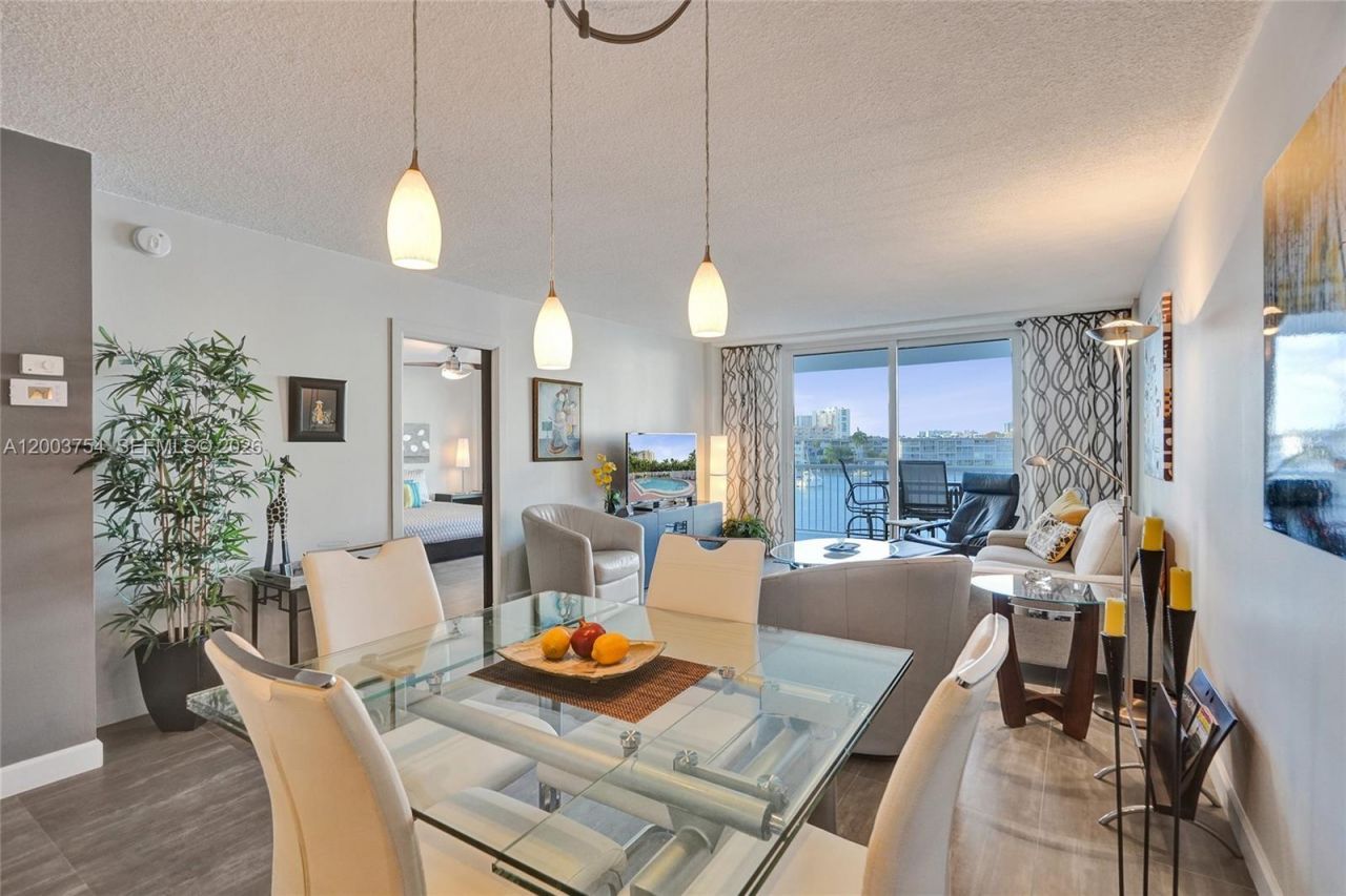 410 Golden Isles Dr , Unit 408, Hallandale Beach, FL 33009 Photo