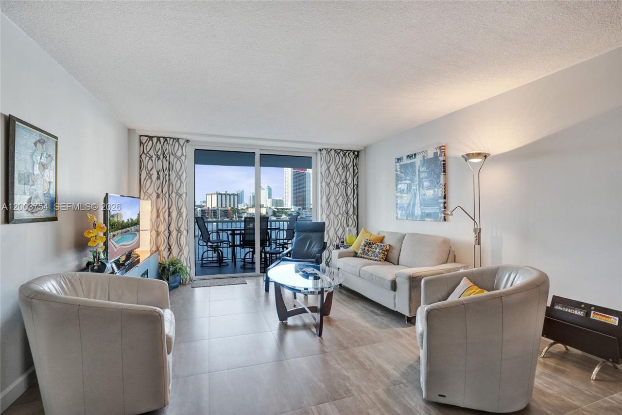 410 Golden Isles Dr , Unit 408, Hallandale Beach, FL 33009 Photo