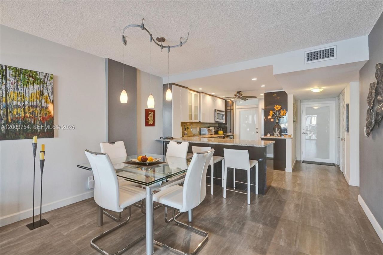 410 Golden Isles Dr , Unit 408, Hallandale Beach, FL 33009 Photo