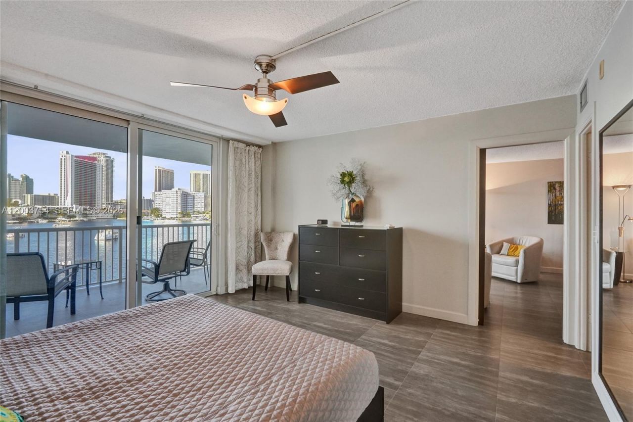 410 Golden Isles Dr , Unit 408, Hallandale Beach, FL 33009 Photo