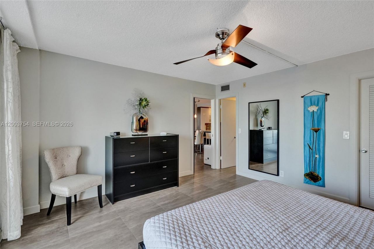 410 Golden Isles Dr , Unit 408, Hallandale Beach, FL 33009 Photo