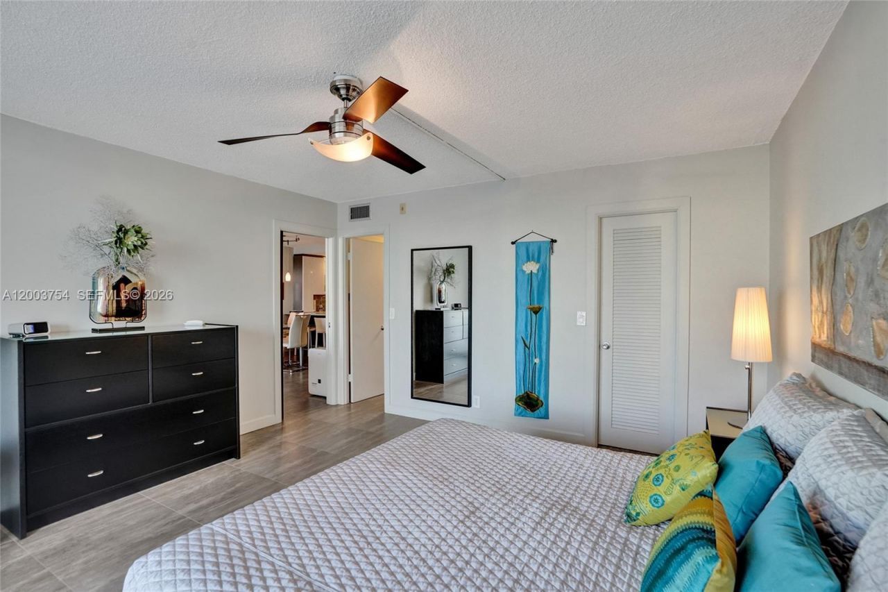410 Golden Isles Dr , Unit 408, Hallandale Beach, FL 33009 Photo