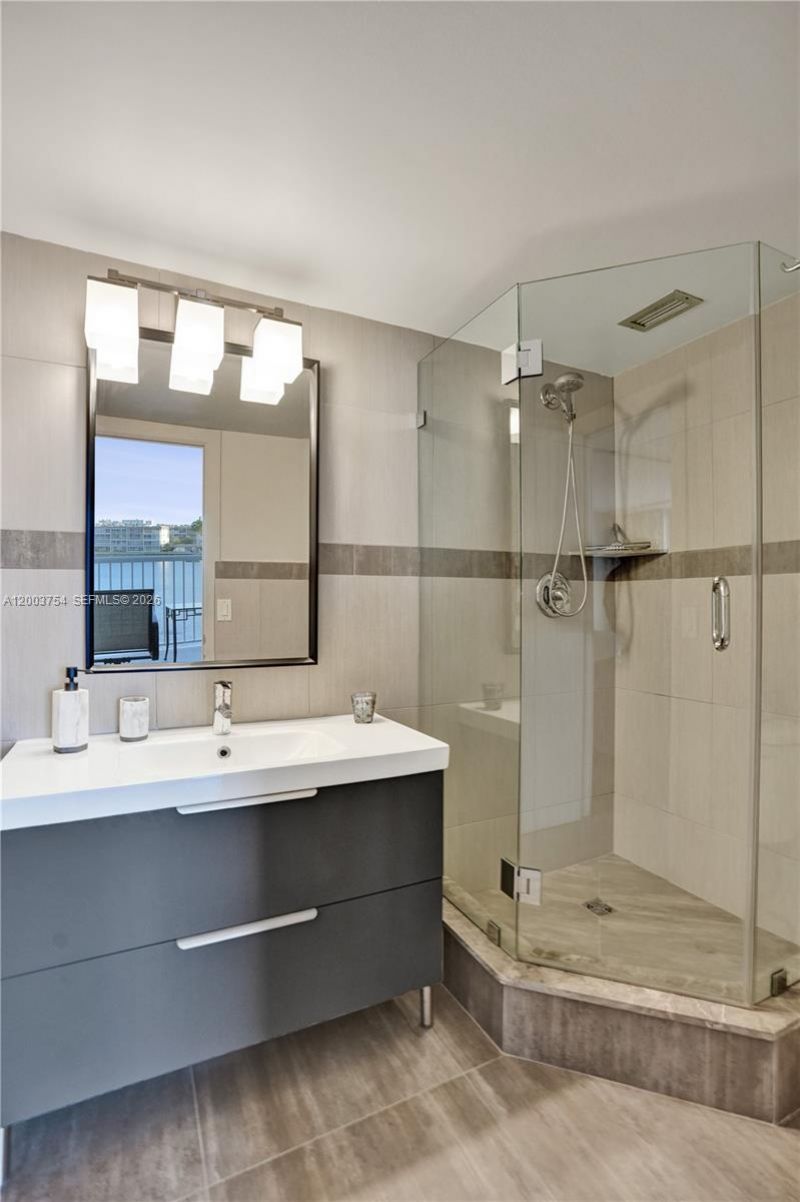 410 Golden Isles Dr , Unit 408, Hallandale Beach, FL 33009 Photo