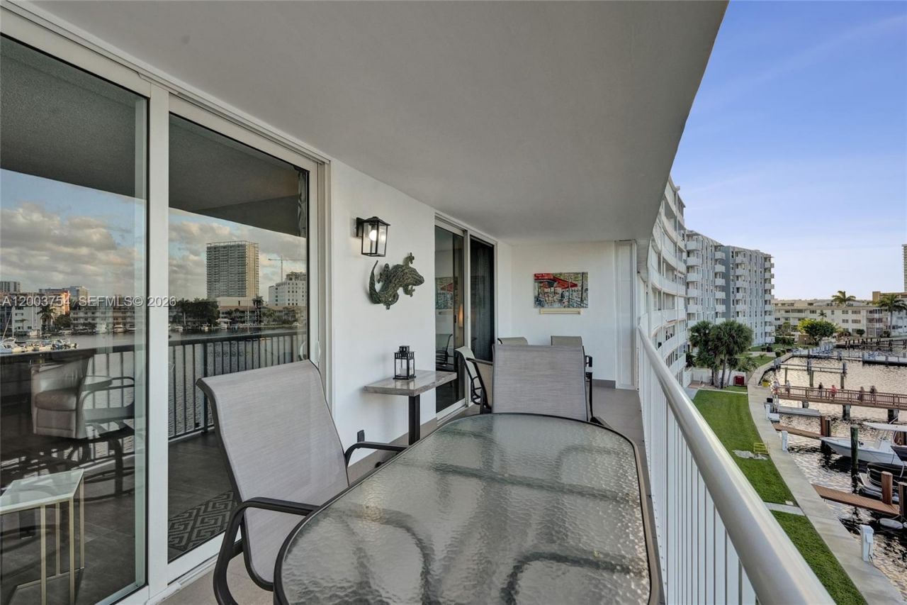 410 Golden Isles Dr , Unit 408, Hallandale Beach, FL 33009 Photo