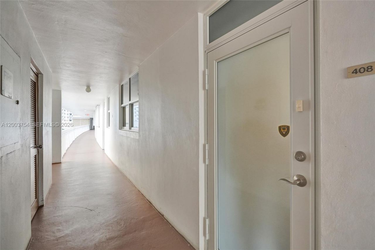410 Golden Isles Dr , Unit 408, Hallandale Beach, FL 33009 Photo