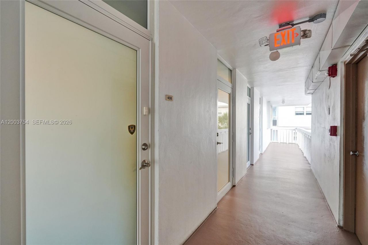 410 Golden Isles Dr , Unit 408, Hallandale Beach, FL 33009 Photo