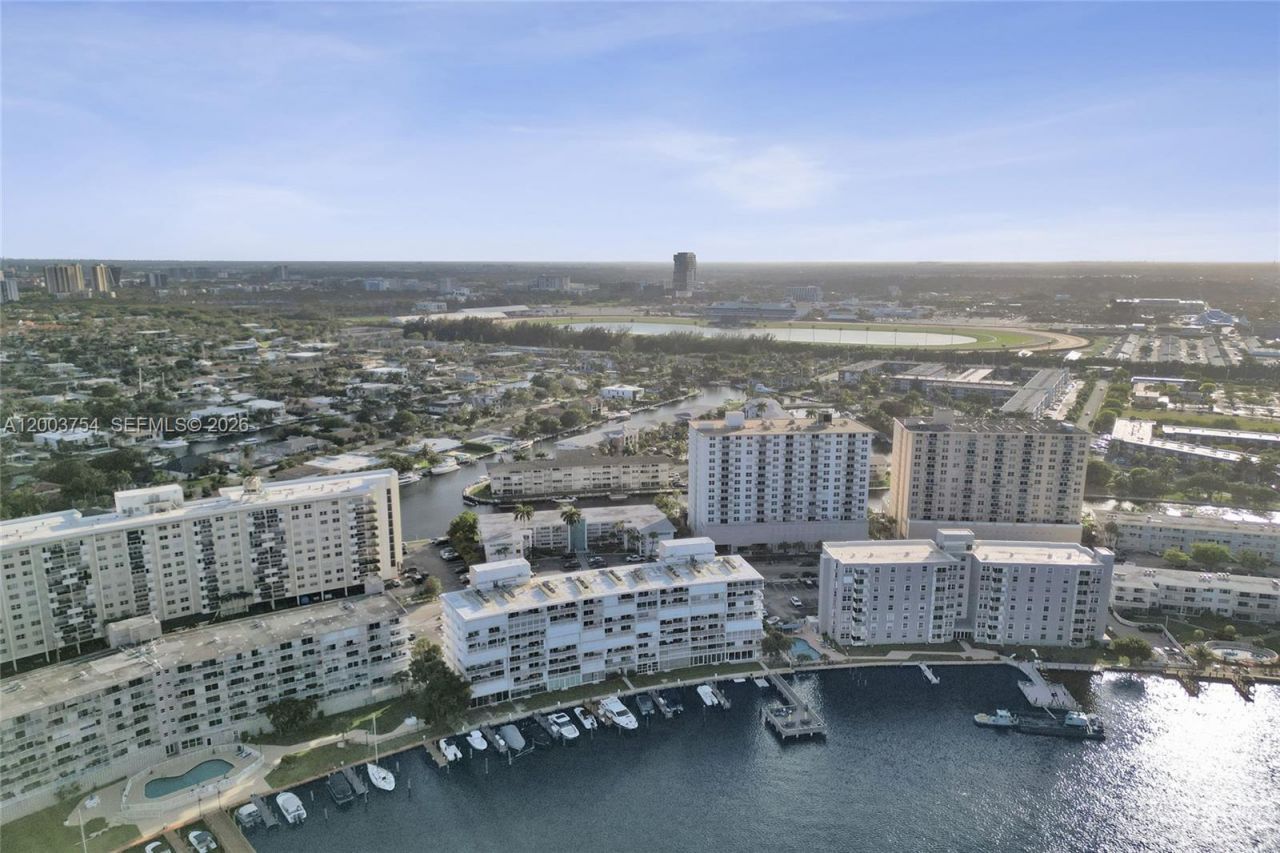410 Golden Isles Dr , Unit 408, Hallandale Beach, FL 33009 Photo