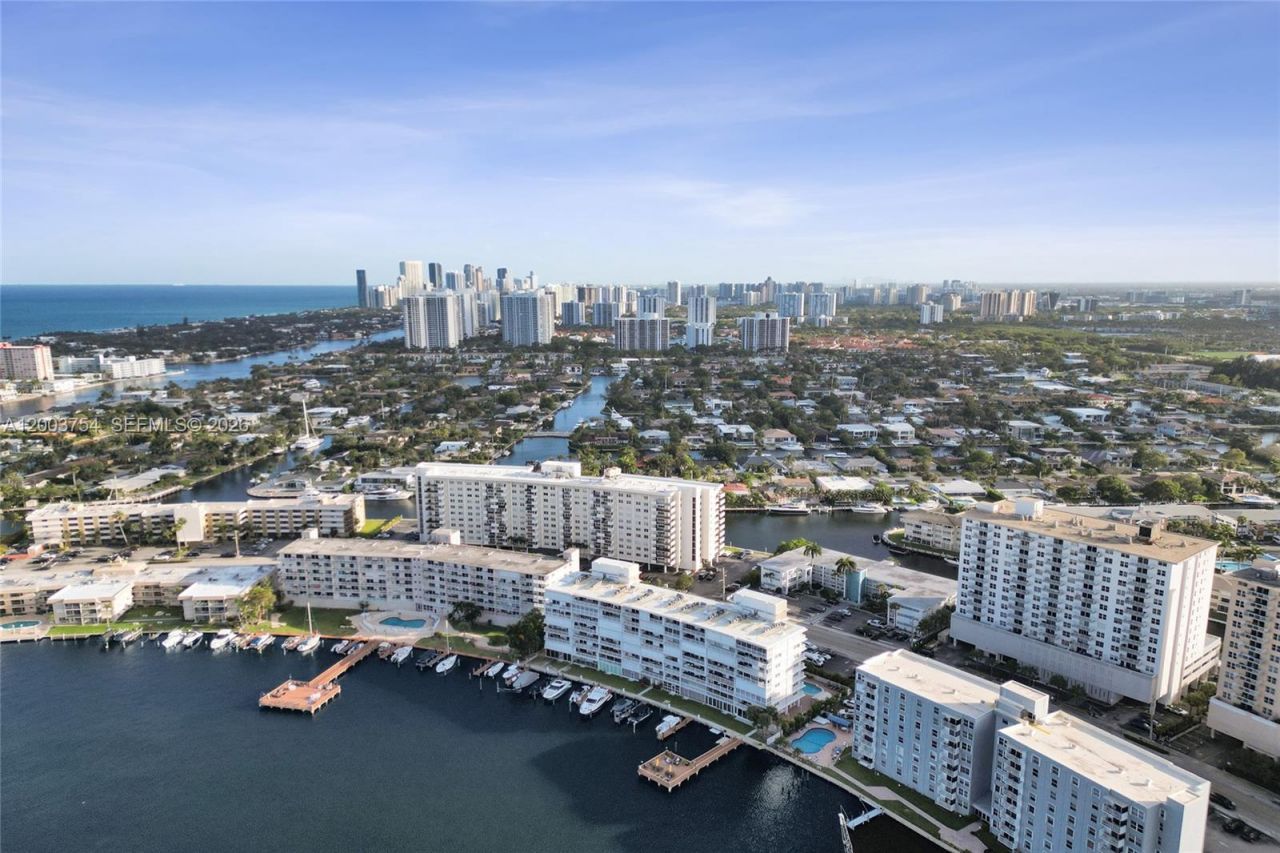 410 Golden Isles Dr , Unit 408, Hallandale Beach, FL 33009 Photo