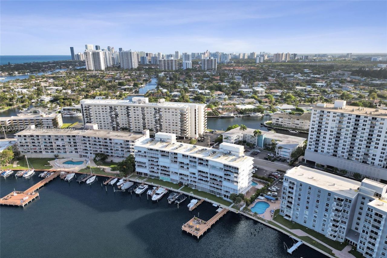 410 Golden Isles Dr , Unit 408, Hallandale Beach, FL 33009 Photo