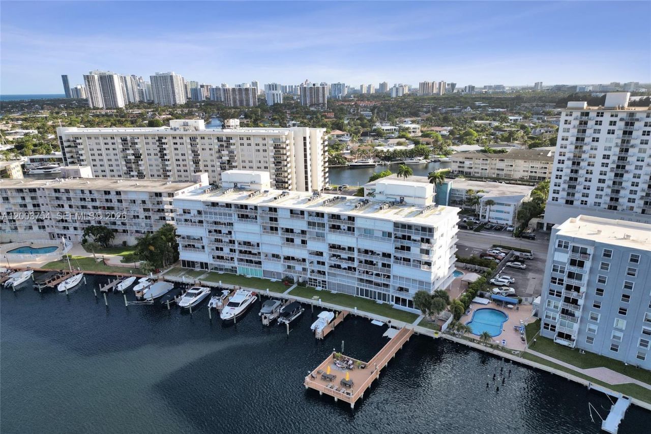 410 Golden Isles Dr , Unit 408, Hallandale Beach, FL 33009 Photo