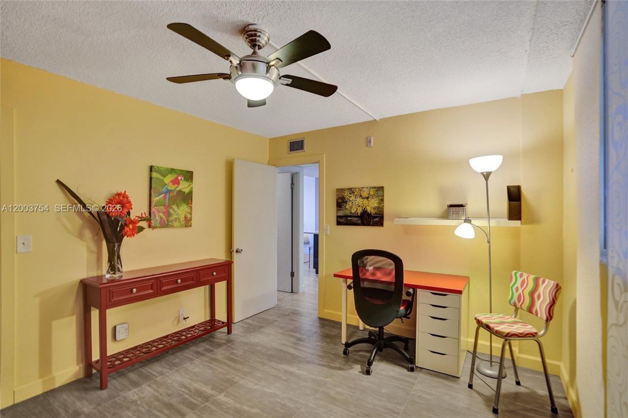 410 Golden Isles Dr , Unit 408, Hallandale Beach, FL 33009 Photo