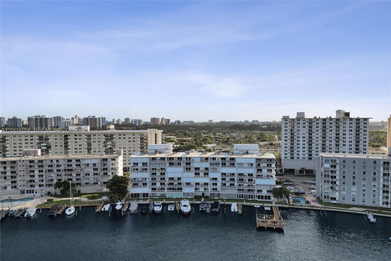 410 Golden Isles Dr , Unit 408, Hallandale Beach, FL 33009 Photo