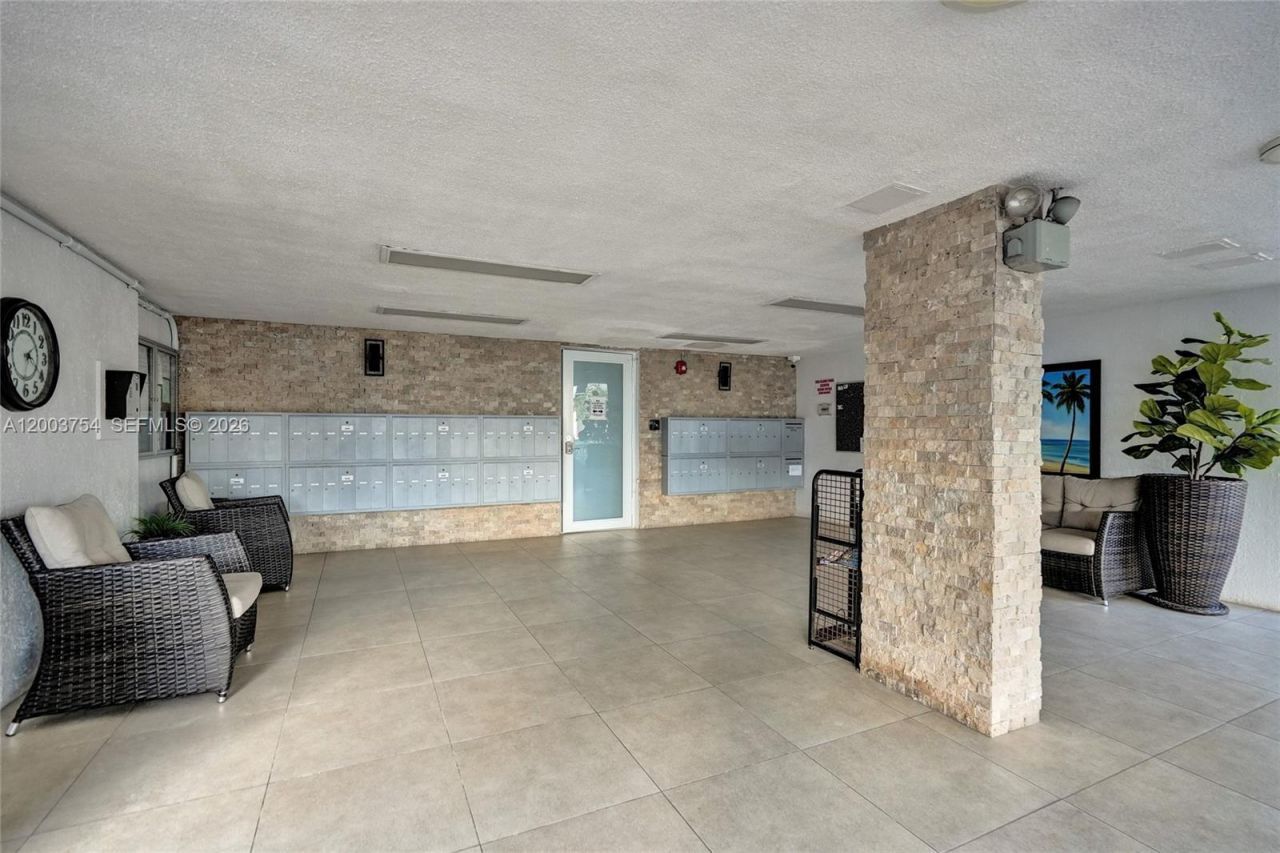 410 Golden Isles Dr , Unit 408, Hallandale Beach, FL 33009 Photo