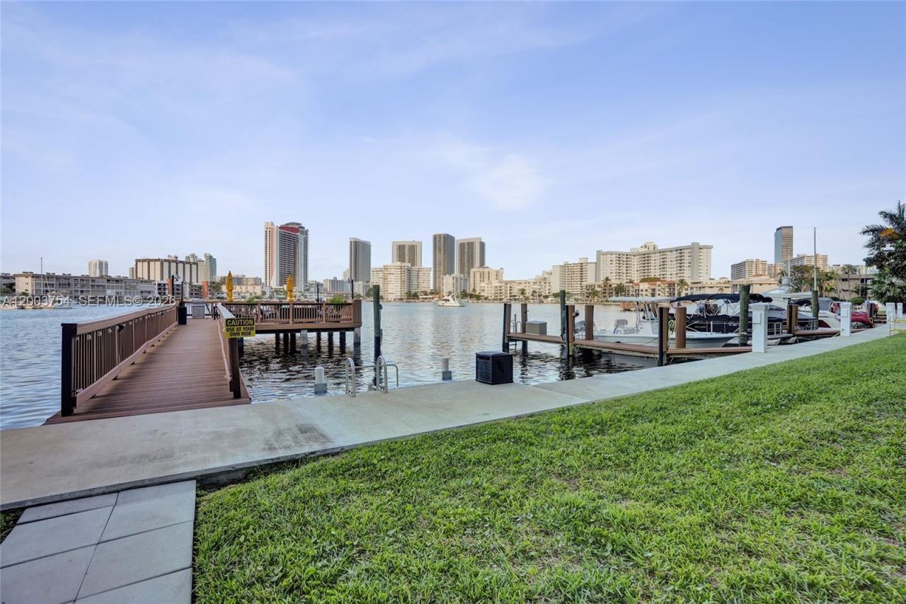 410 Golden Isles Dr , Unit 408, Hallandale Beach, FL 33009 Photo
