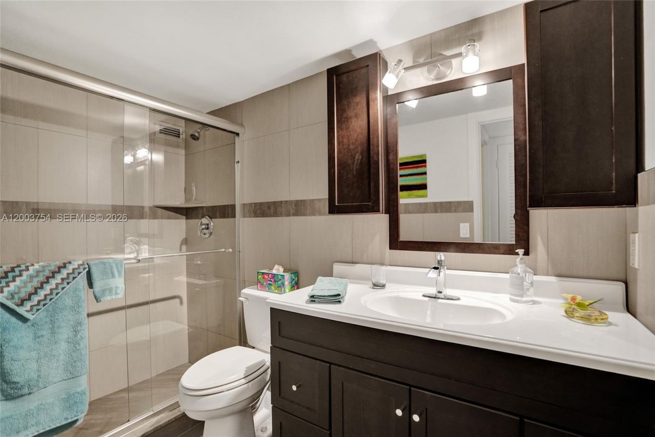 410 Golden Isles Dr , Unit 408, Hallandale Beach, FL 33009 Photo
