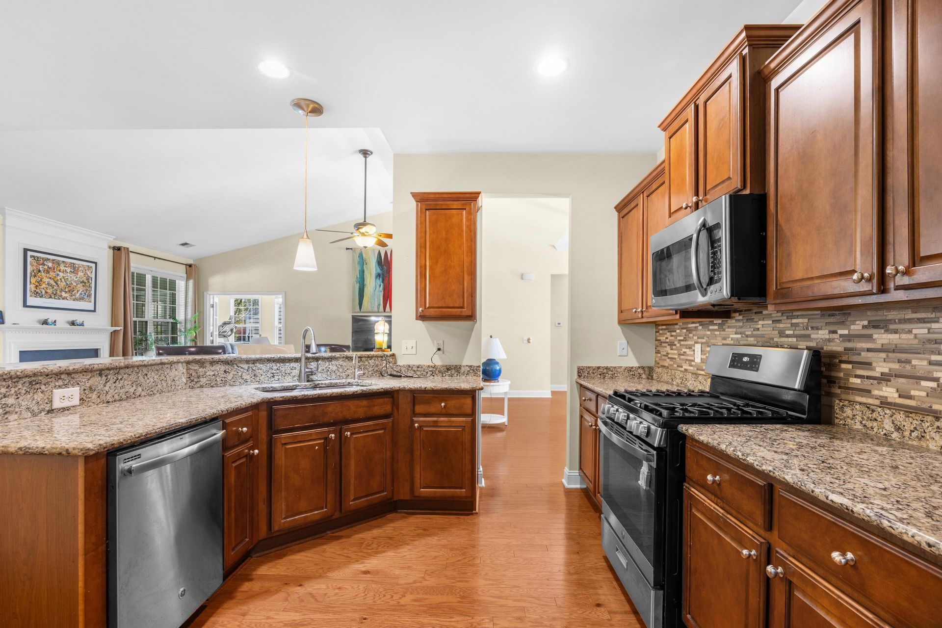 1121 Shire Way Photo 11