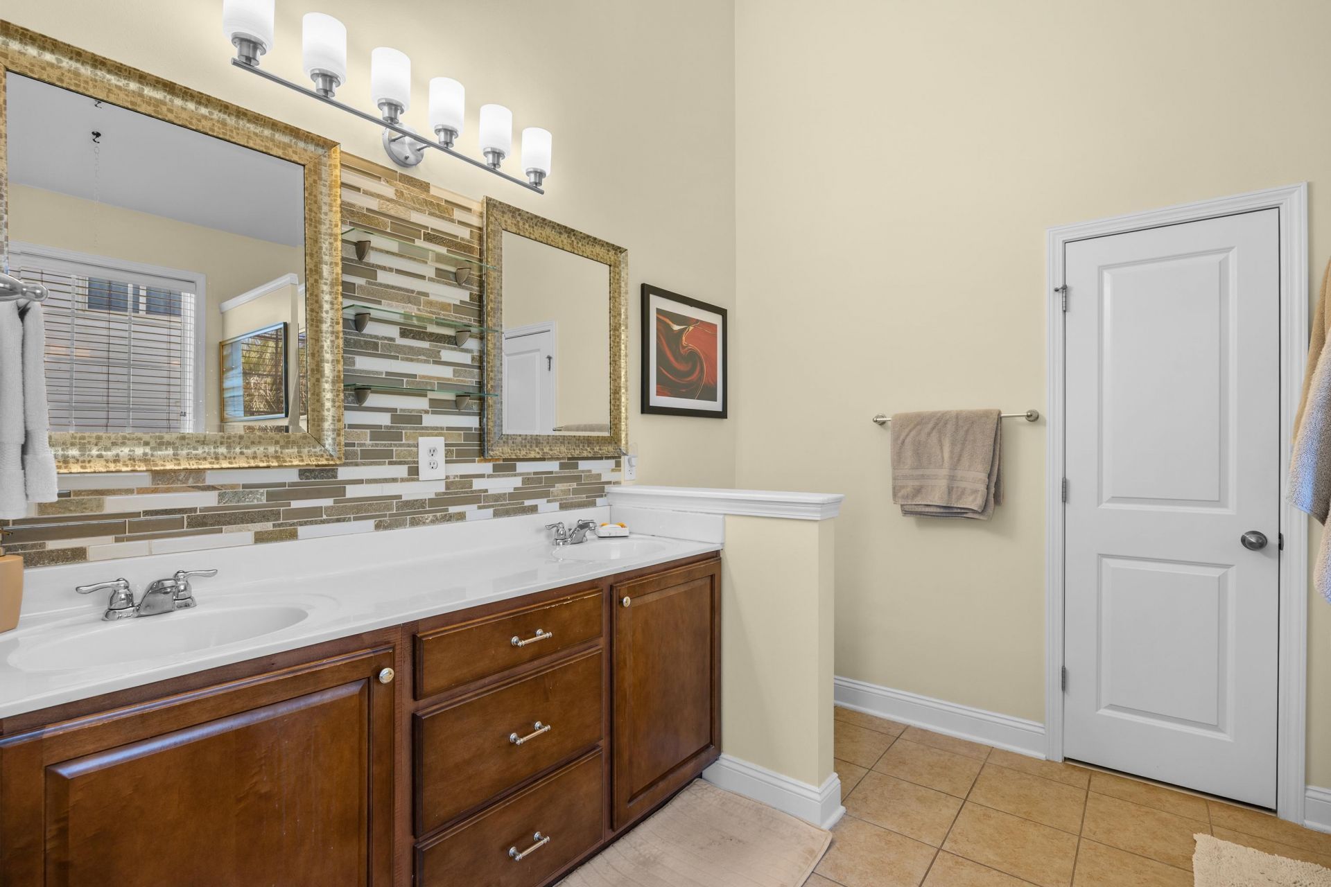 1121 Shire Way Photo 17