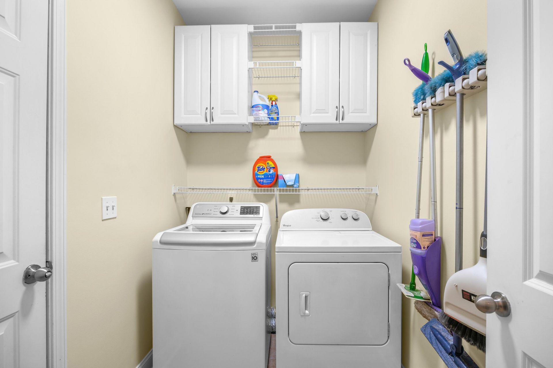 1121 Shire Way Photo 20