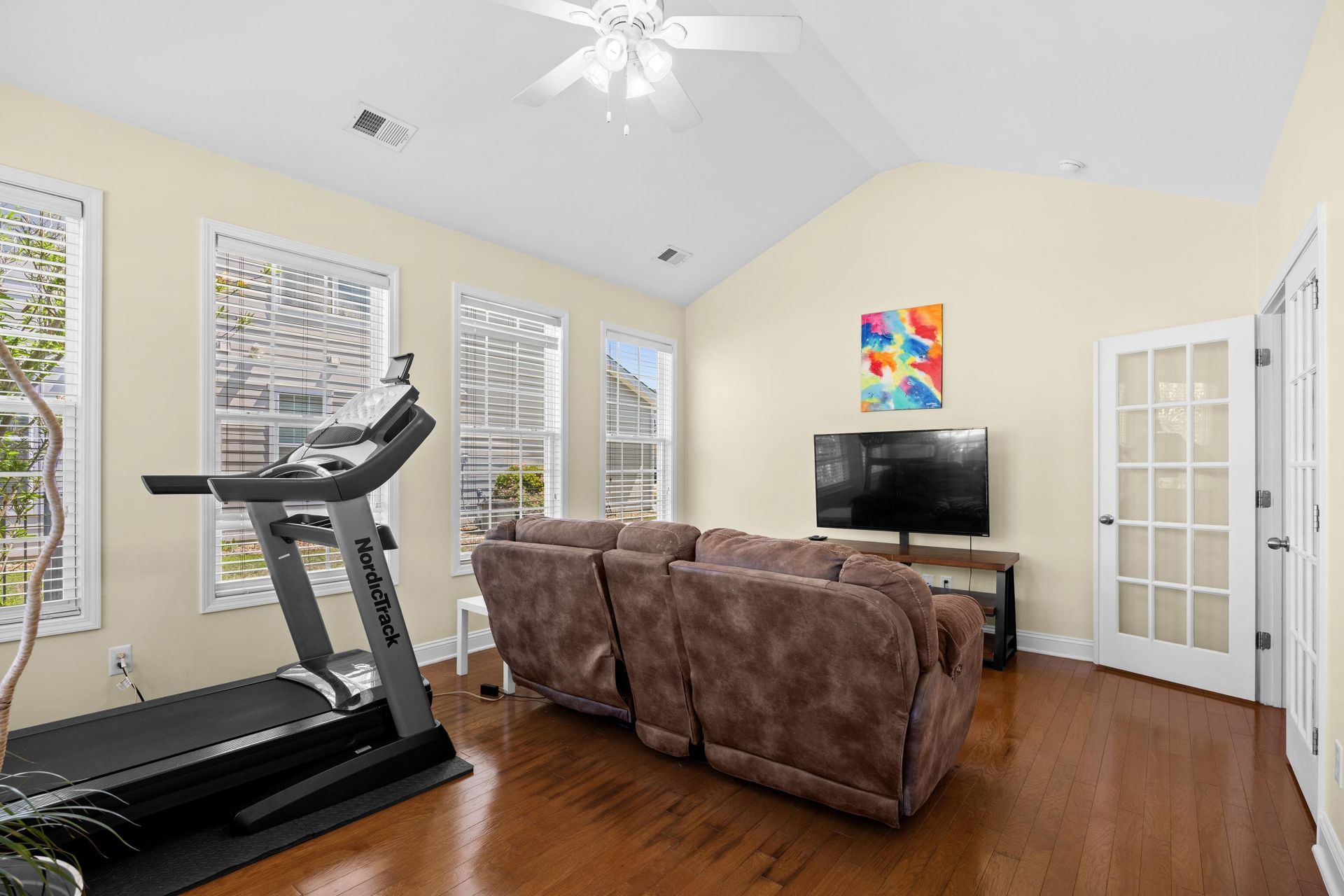 1121 Shire Way Photo 27