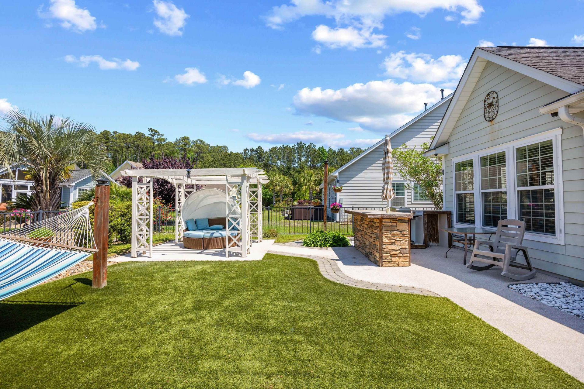 1121 Shire Way Photo 32