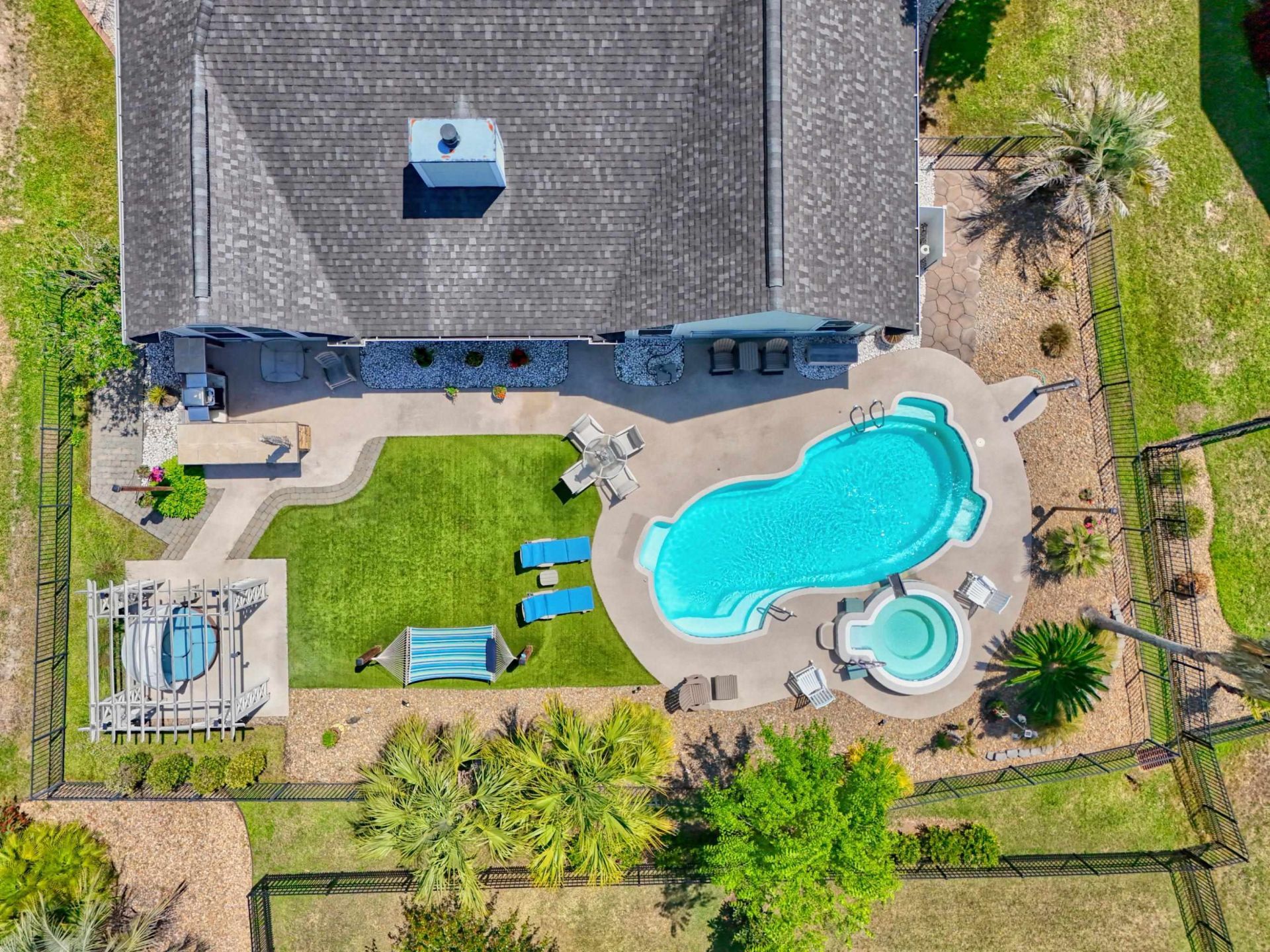 1121 Shire Way Photo 37