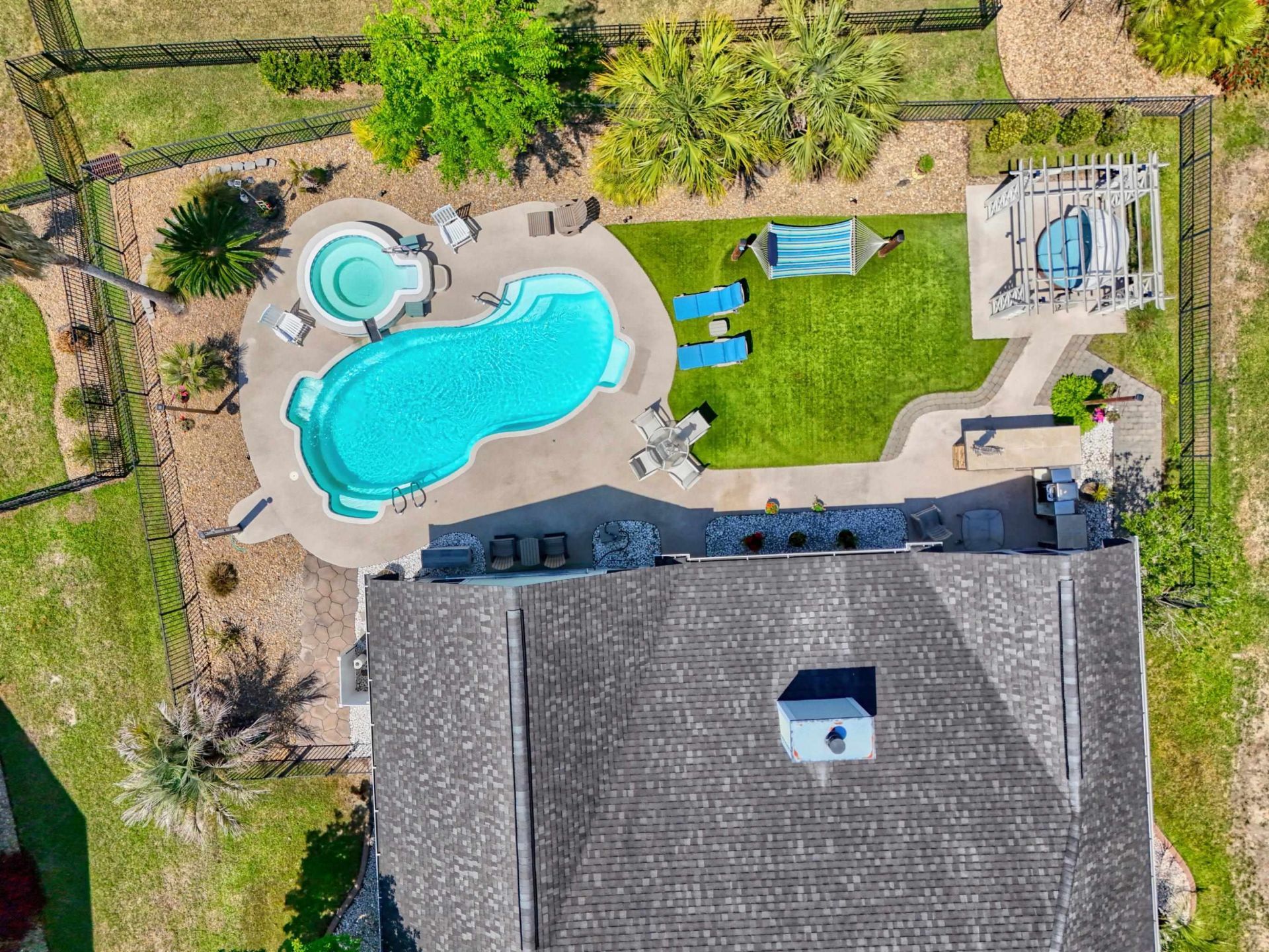 1121 Shire Way Photo 38