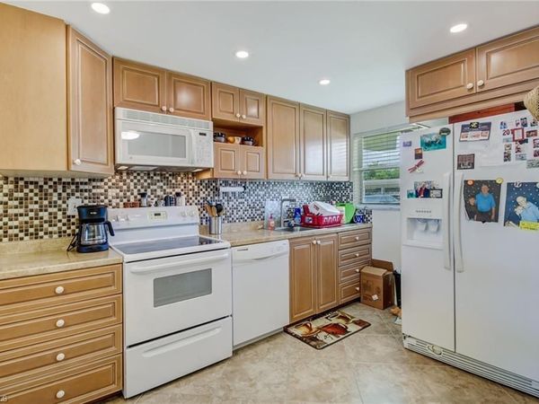 49 High Point CIR S, Unit 102, NAPLES, FL 34103