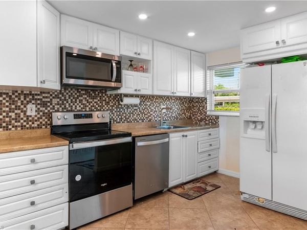 49 High Point CIR S, Unit 102, NAPLES, FL 34103