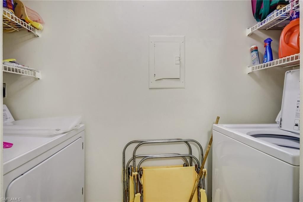 49 High Point Cir S, Unit 102, Naples, FL 34103 Photo