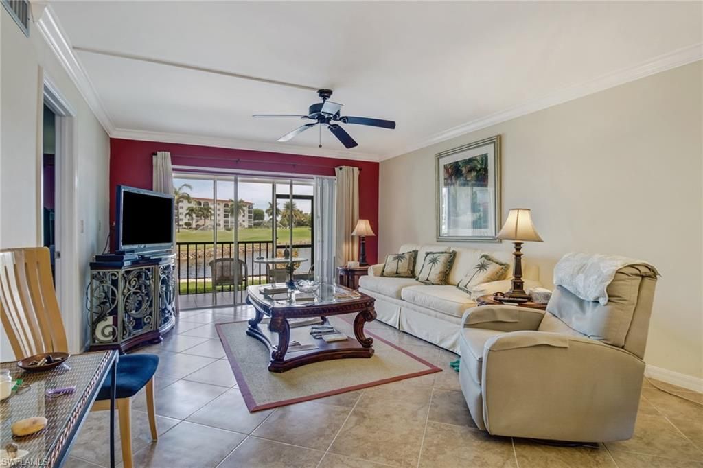 49 High Point Cir S, Unit 102, Naples, FL 34103 Photo