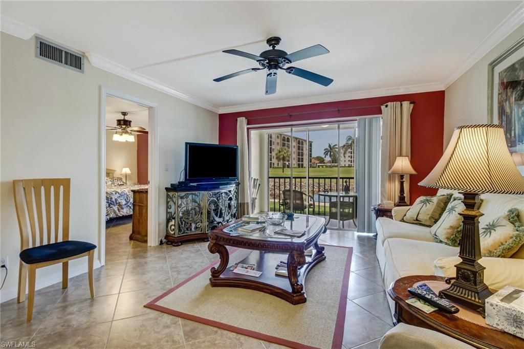 49 High Point Cir S, Unit 102, Naples, FL 34103 Photo