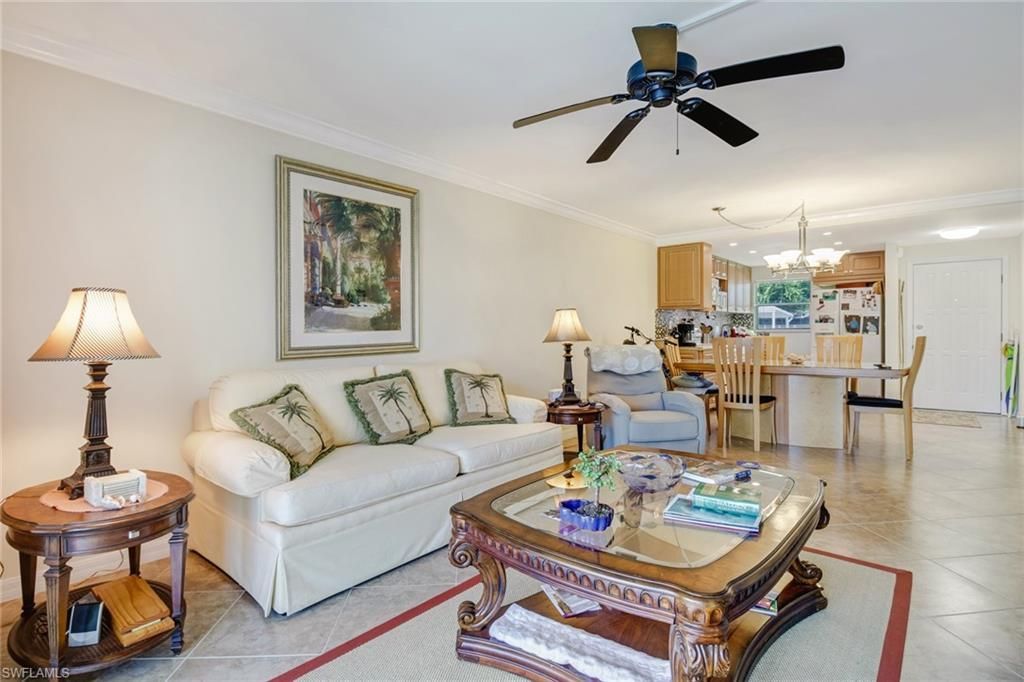 49 High Point Cir S, Unit 102, Naples, FL 34103 Photo