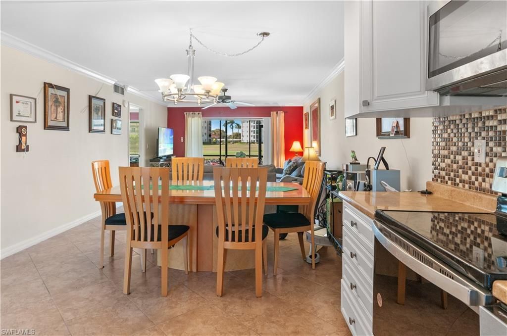 49 High Point Cir S, Unit 102, Naples, FL 34103 Photo