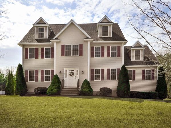 46 Ashwood Ave, Wilmington, MA 01887