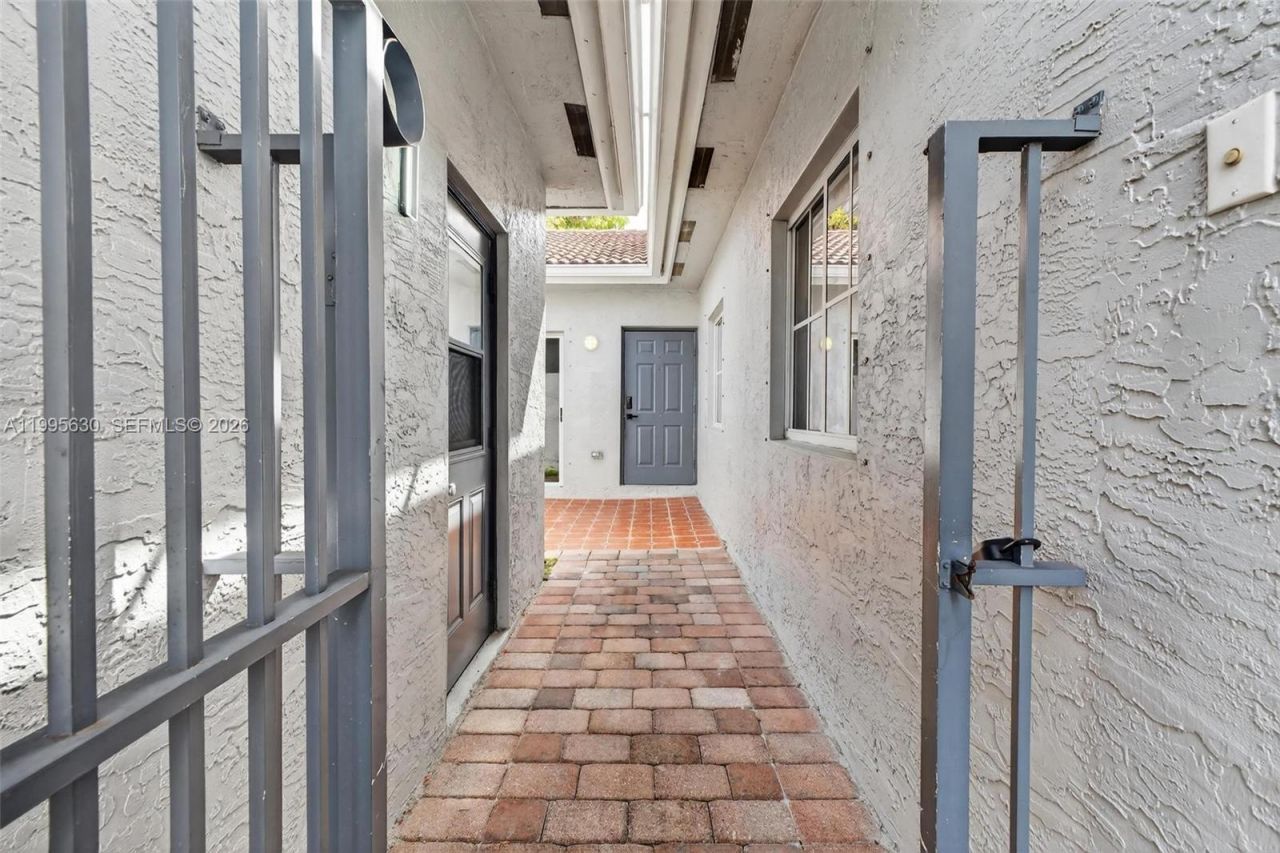 1281 NE 41st Pl , Homestead, FL 33033 Photo