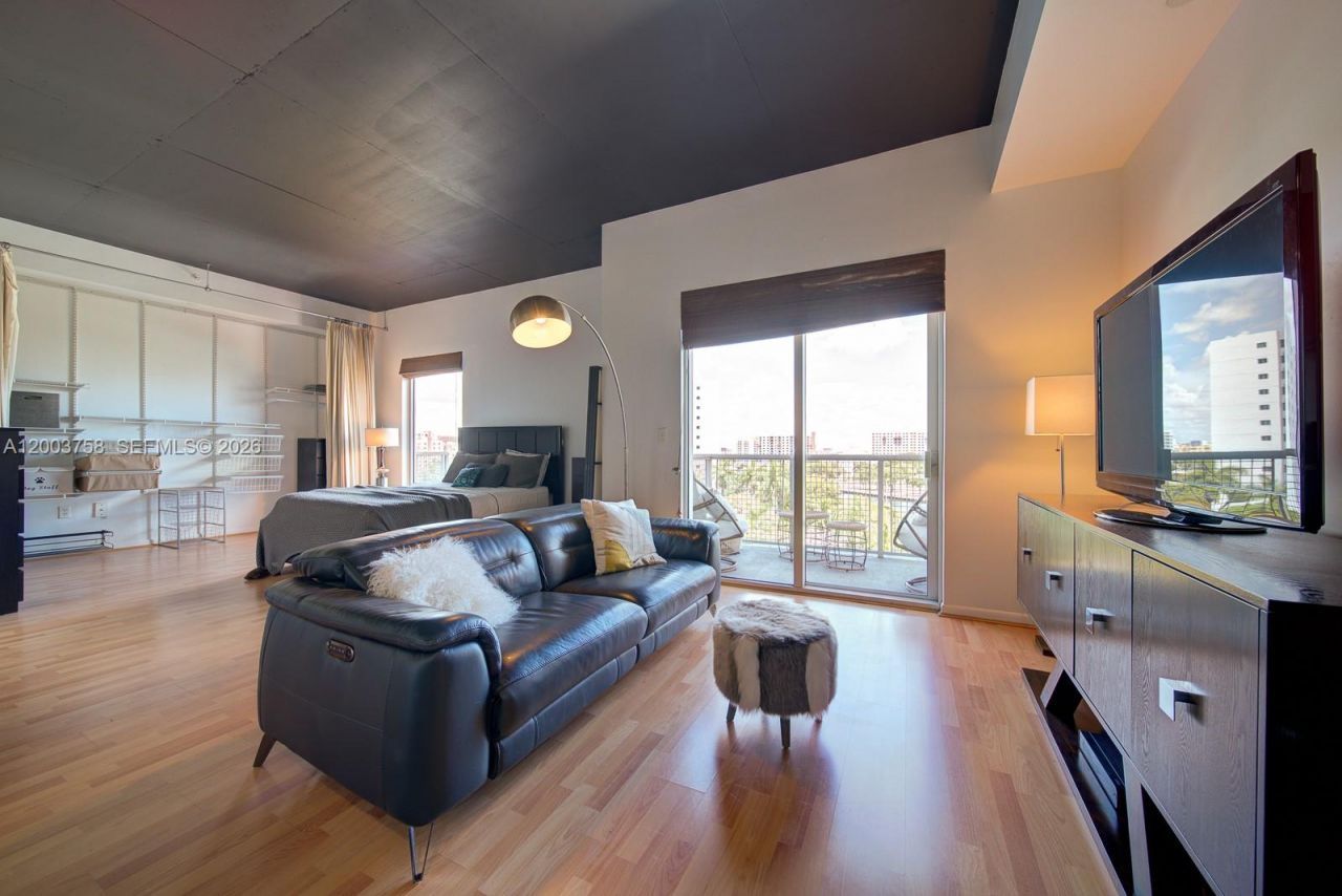 10 SW South River Dr , Unit 708, Miami, FL 33130 Photo