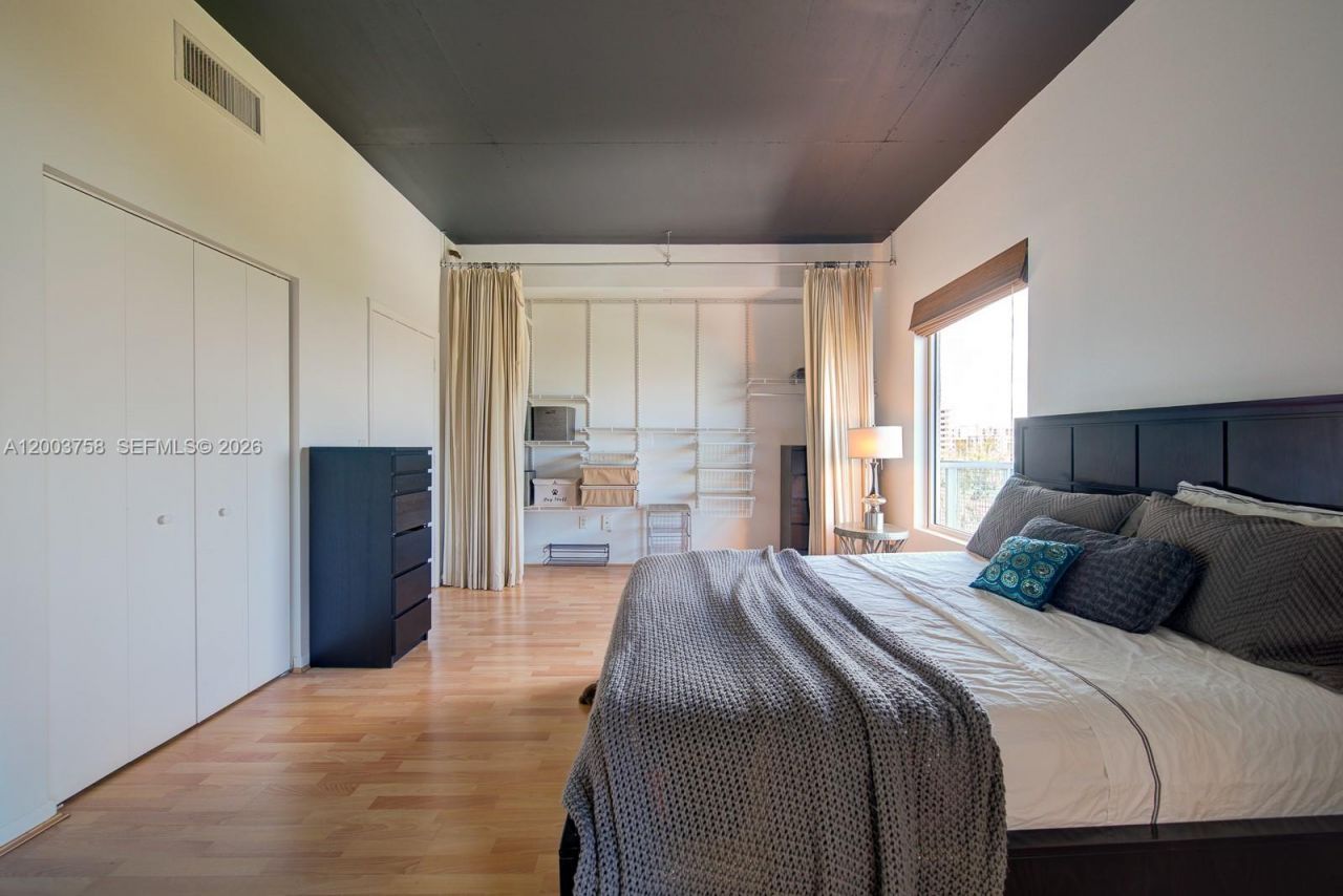 10 SW South River Dr , Unit 708, Miami, FL 33130 Photo