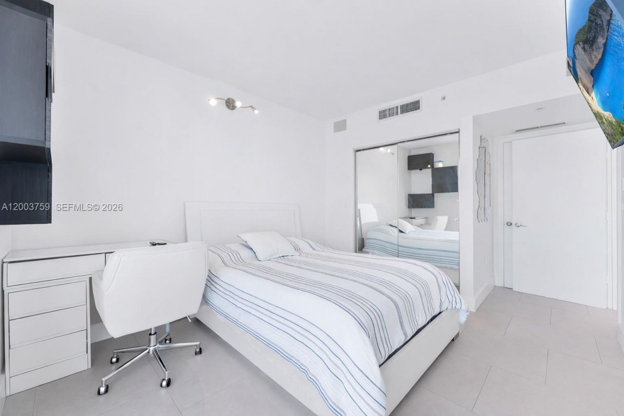 92 SW 3rd St , Unit 3611, Miami, FL 33130 Photo