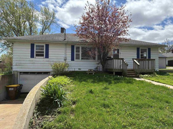 605 Webster Street, OREGON, IL 61061