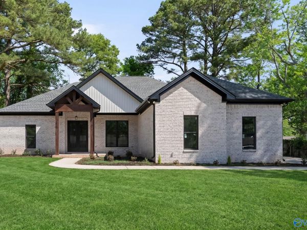 6306 Sheri Drive NW, Huntsville, AL 35806