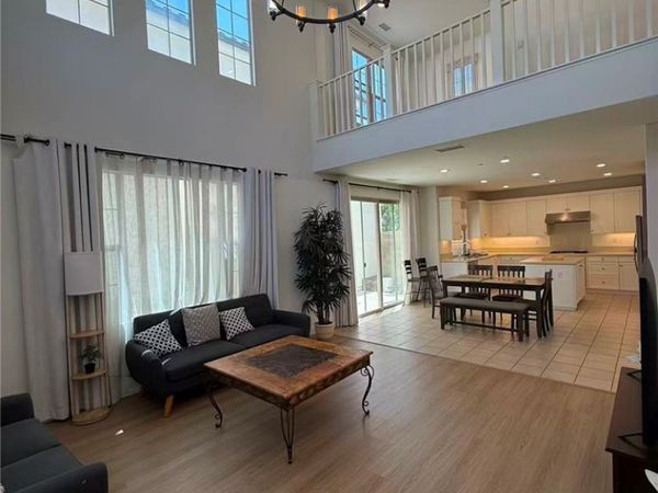 200 augustine , Irvine, CA 92618