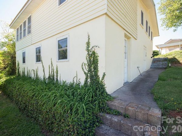 59 S Front Street, Franklin, NC 28734