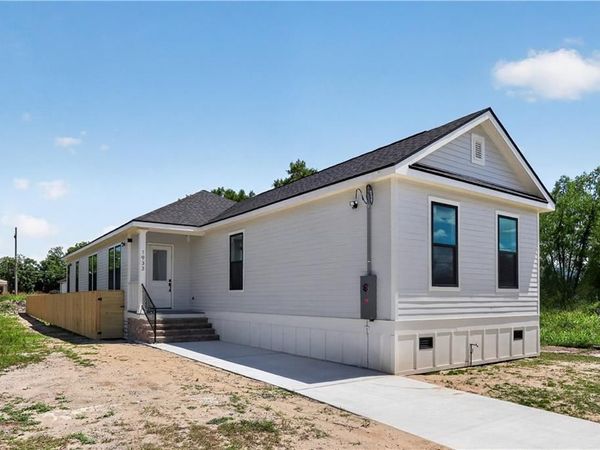 1933 REYNES Street , New Orleans, LA 70117