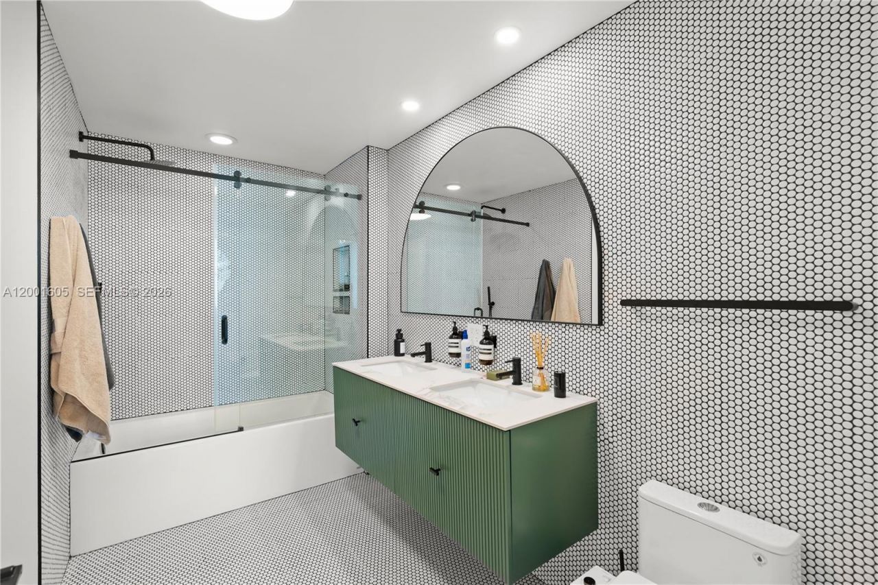 3301 NE 1st Ave , Unit H1215, Miami, FL 33137 Photo