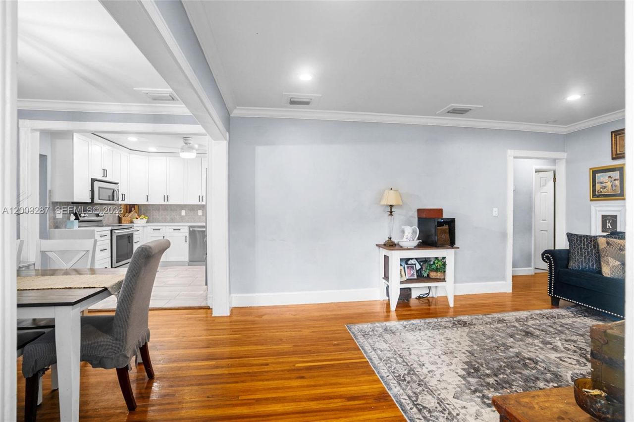 899 E Country Club Cir, Plantation, FL 33317 Photo