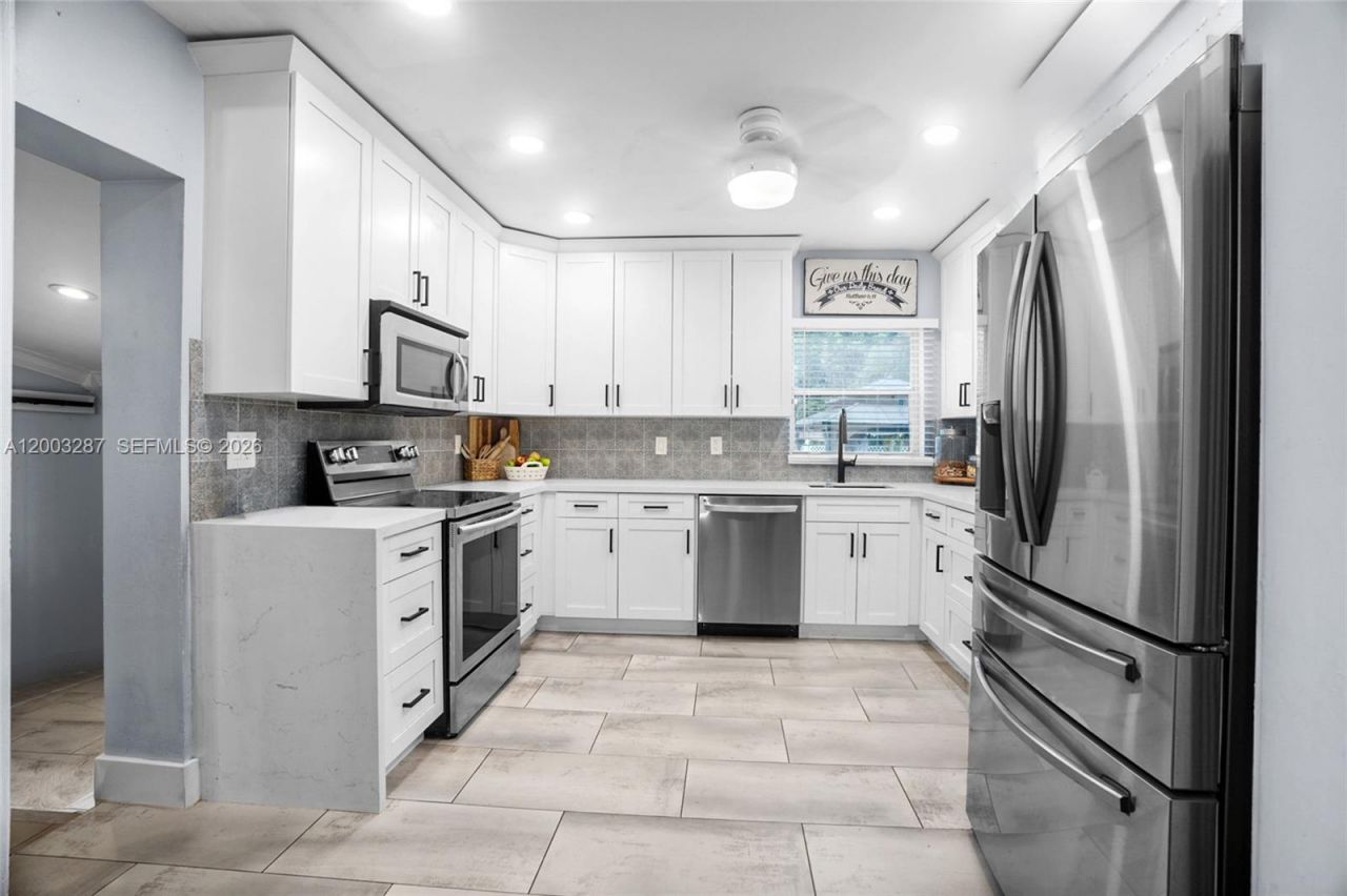 899 E Country Club Cir , Plantation, FL 33317 Photo