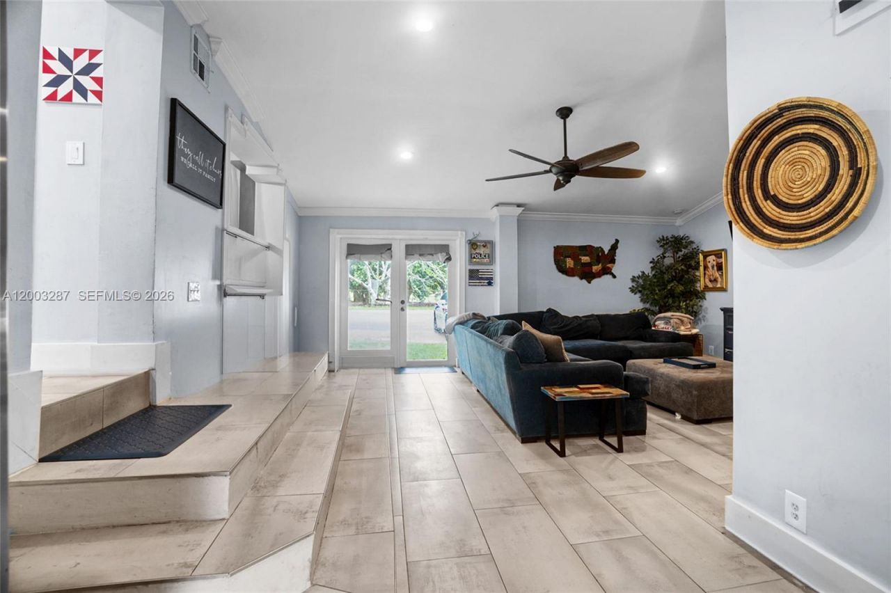 899 E Country Club Cir , Plantation, FL 33317 Photo