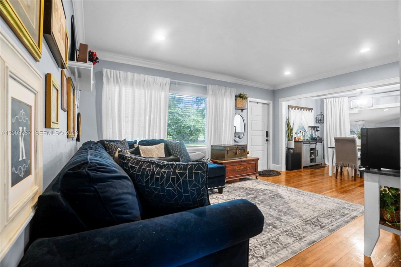 899 E Country Club Cir, Plantation, FL 33317 Photo